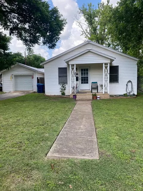 616 Florence St, Kerrville, TX 78028
