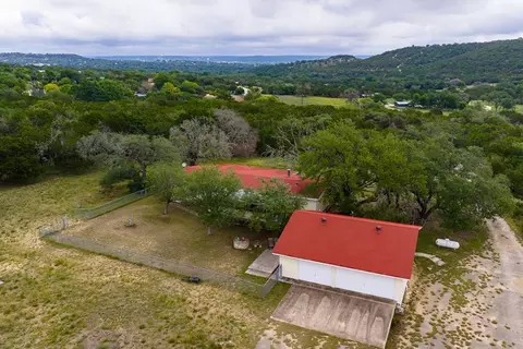 1305 S Ranchero Rd, Kerrville, TX 78028