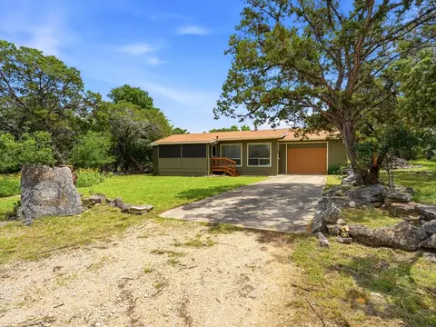 127 Redbud Hl, Ingram, TX 78025