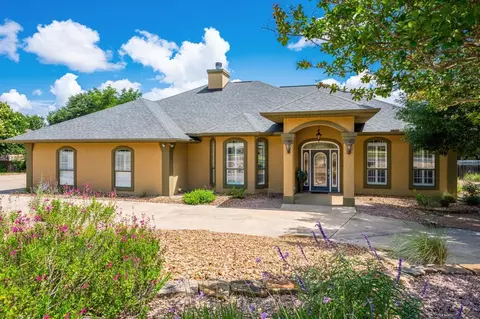 516 Winged Foot Ln, Kerrville, TX 78028