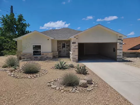 305 Vantage Cir, Kerrville, TX 78028