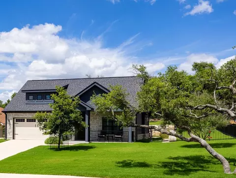 2018 Naples Ln, Kerrville, TX 78028