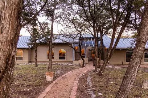 193 Rim Rock Cir W, Ingram, TX 78025