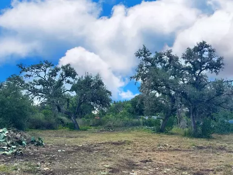 312 W Sixth St, Camp Wood, TX 78833