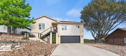 608 Oak Hollow Dr, Kerrville, TX 78028