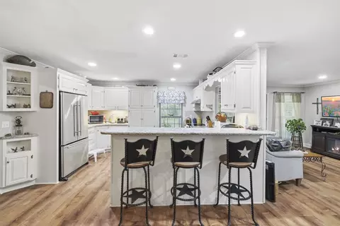 Kitchen - 139 143 Eickenroht, Ingram, TX 78025 photo 1 of 3