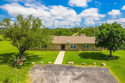 130 Willow Bend Rd, Center Point, TX 78010