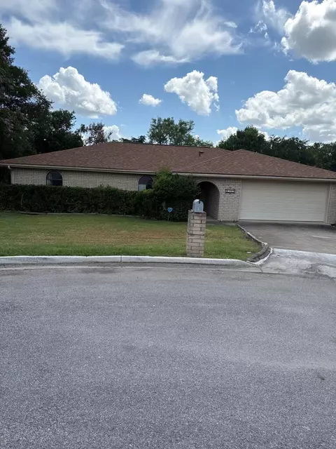1515 N Ridgemont Ln, Kerrville, TX 78028