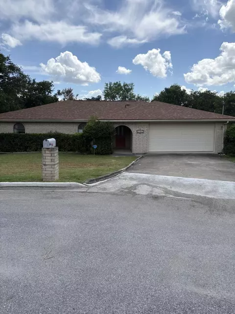1515 N Ridgemont Ln, Kerrville, TX 78028