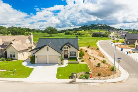 1025 Comanche Hills Dr, Kerrville, TX 78028