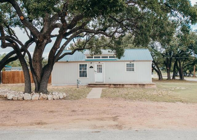 420 King St, Eden, TX 76837