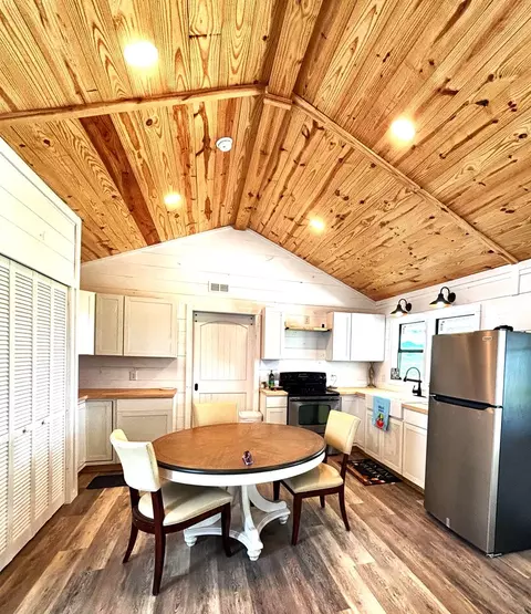Kitchen - 1008 B And R Rnch, Utopia, TX 78884 photo 1 of 4