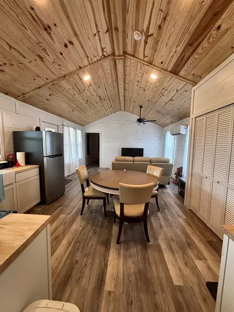 Dining - 1008 B And R Rnch, Utopia, TX 78884 photo 1 of 1