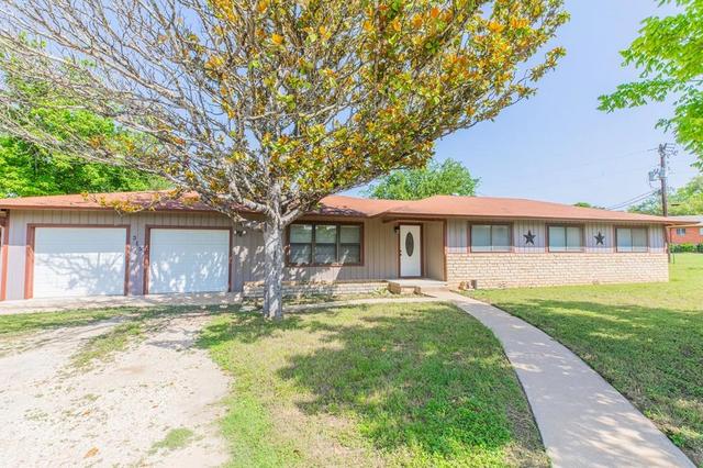 315 N Main St, Ingram, TX 78025
