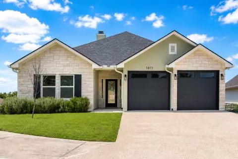 1811 Chateau Ln, Kerrville, TX 78028