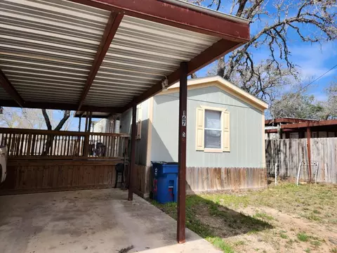 167 Beaumont St, Bandera, TX 78003