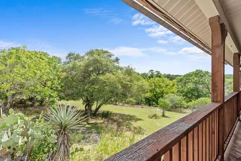320 Spicer Loop, Kerrville, TX 78028