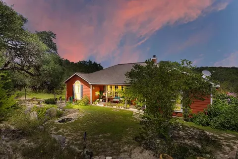 126 E Madrone Rdg, Comfort, TX 78013
