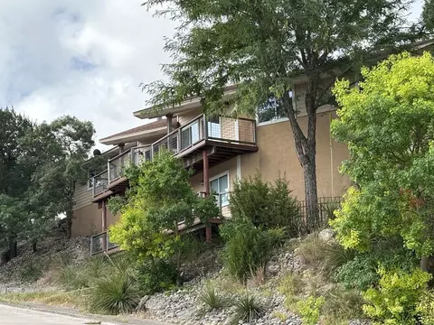 2113 Vista Ridge Dr, Kerrville, TX 78028