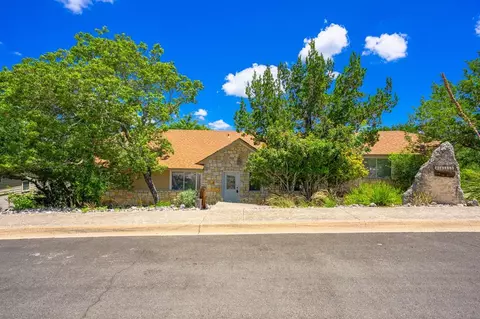 2113 Vista Ridge Dr, Kerrville, TX 78028