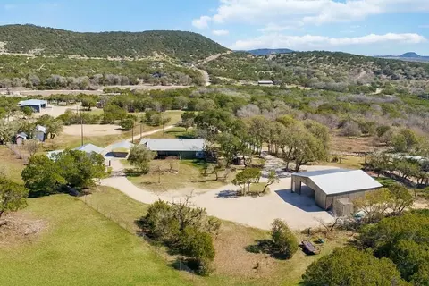 165 Mari-b, Center Point, TX 78010