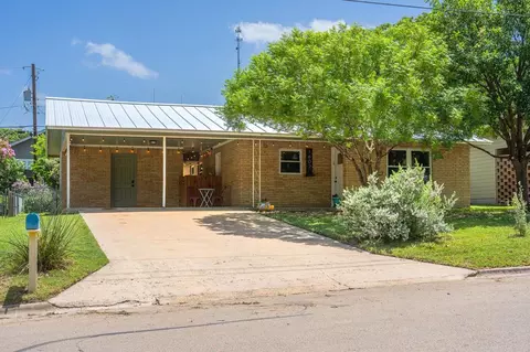 1602 Deer Trl, Kerrville, TX 78028