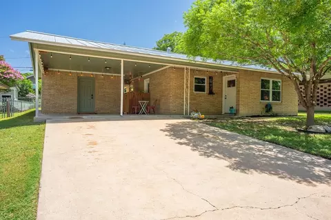 1602 Deer Trl, Kerrville, TX 78028