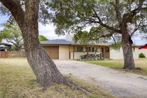 117 Hilltop Dr, Kerrville, TX 78028