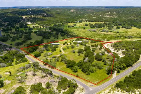 119 E Pecan Valley Rd, Center Point, TX 78010