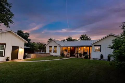 903 Front, Comfort, TX 78013