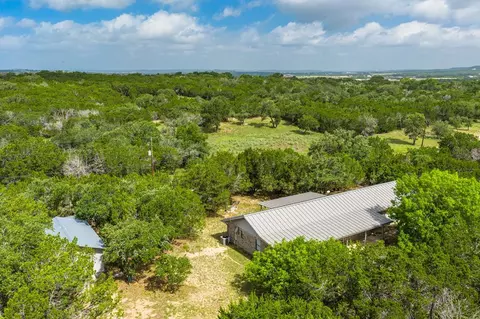 230 Verde Hls, Center Point, TX 78010