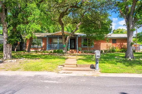 1010 Nancy Beth Dr, Kerrville, TX 78028