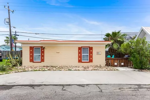 134 N Apt 6 N Alister St, Port Aransas, TX 78373