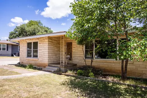 926 Bluebonnet Dr, Kerrville, TX 78028