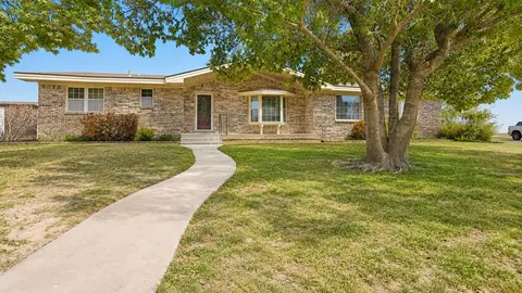 1105 Mustang Ln, Mccamey, TX 79752