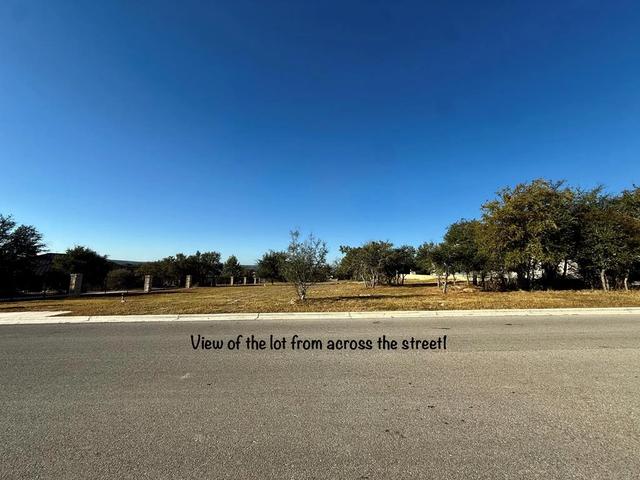 1018 Comanche Hills Dr, Kerrville, TX 78028