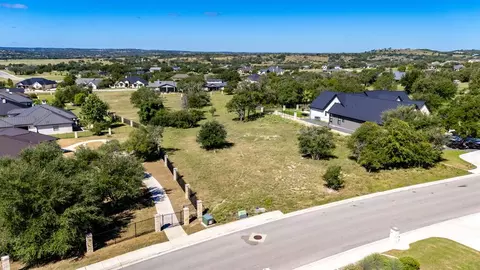 1018 Comanche Hills Dr, Kerrville, TX 78028