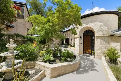 22 Indian Creek Loop, Kerrville, TX 78028