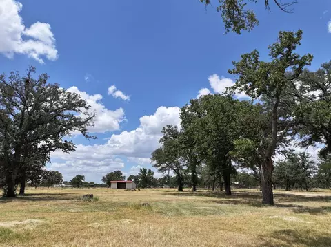 497 Luckenbach Rd, Fredericksburg, TX 78624