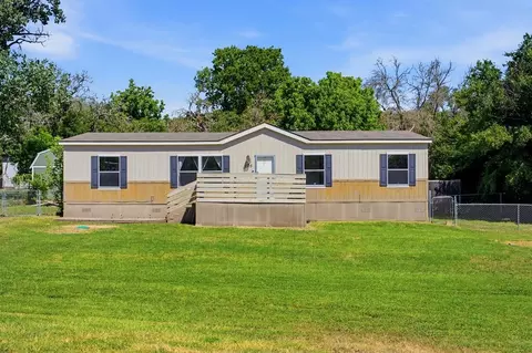 105 Shadow Ridge Ln, Kerrville, TX 78028