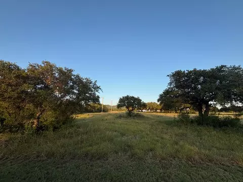 416 Oriole Dr, Camp Wood, TX 78833