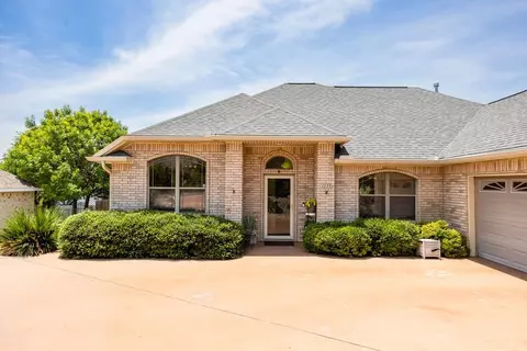 1233 Hilltop Rd, Kerrville, TX 78028