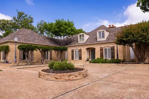 418 N Coronado Dr, Kerrville, TX 78028