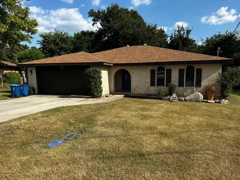 111 Homestead Dr, Kerrville, TX 78028