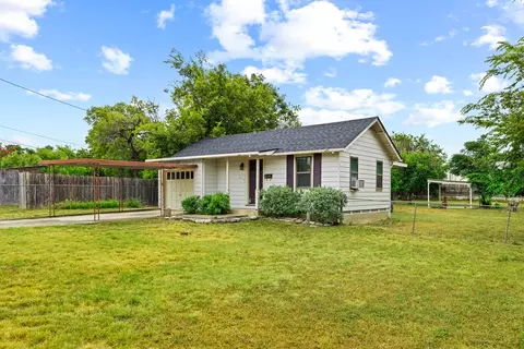 819821 Clay St, Kerrville, TX 78028