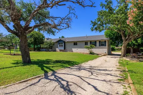 1009 W Main St, Kerrville, TX 78028