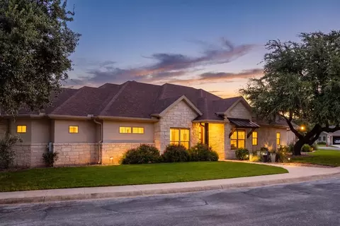 1808 Chalet Cir, Kerrville, TX 78028