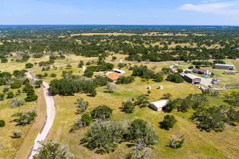 5078 Friedrich Rd, Fredericksburg, TX 78624