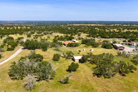 5078 Friedrich Rd, Fredericksburg, TX 78624