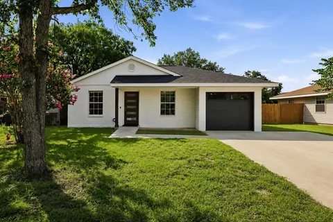 405 Goss St, Kerrville, TX 78028